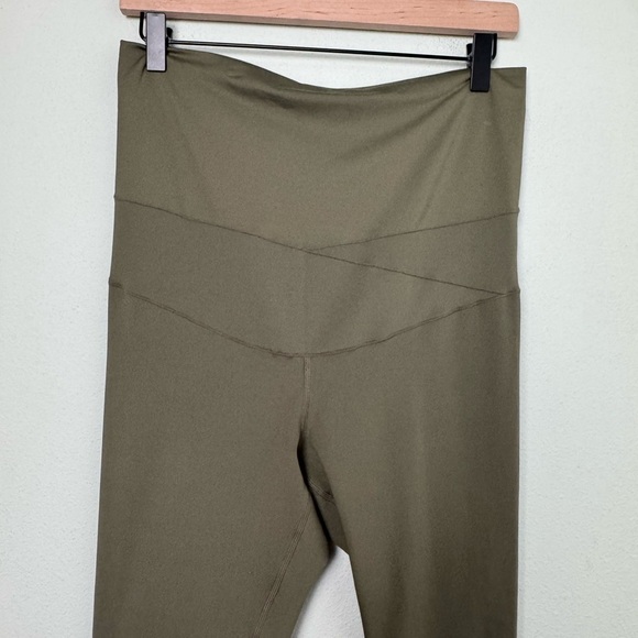 Nike One Women's High-Waisted Leggings (Maternity) in Olive Green Size Large/LP - Picture 4 of 12